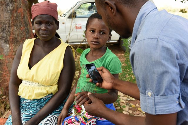 Leprosy detection team uses mobile skinapp in Mozambique